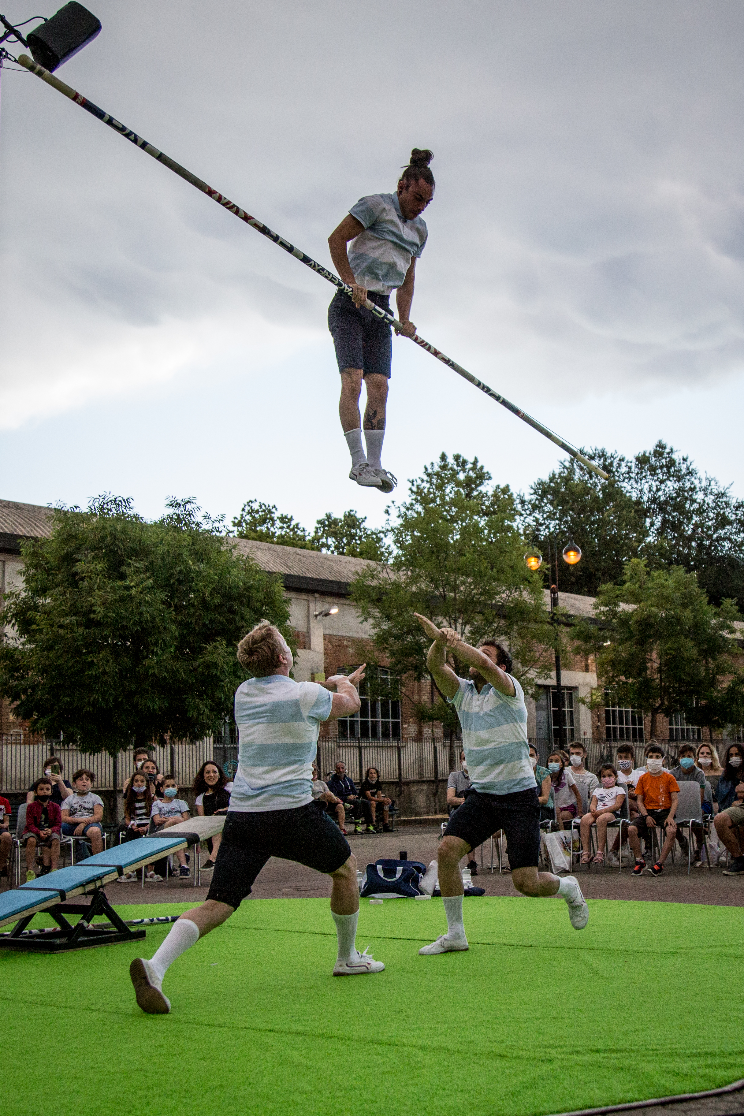 Circusartiesten in de open lucht